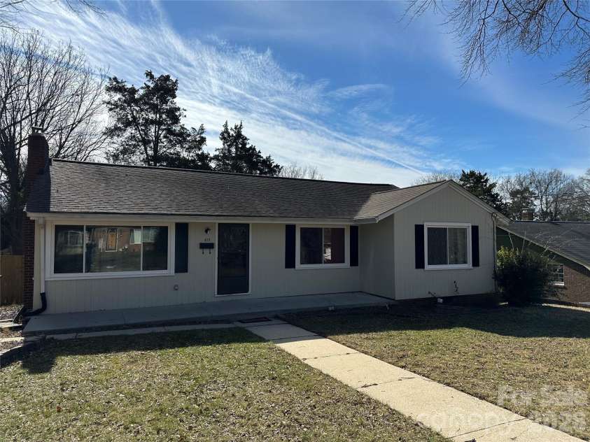 413 Roberts Street, Salisbury, NC 28144.  MLS# CAR4341075, YatesRealty ID 3605. Welcome home 