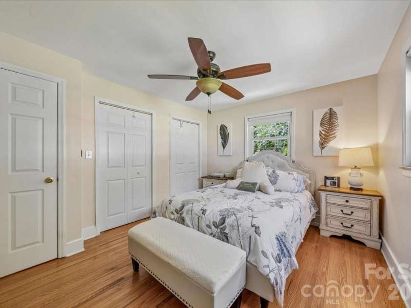 1135 Blueberry Lane, Charlotte, NC 28226.  MLS# CAR4397066, YatesRealty ID 36050. 