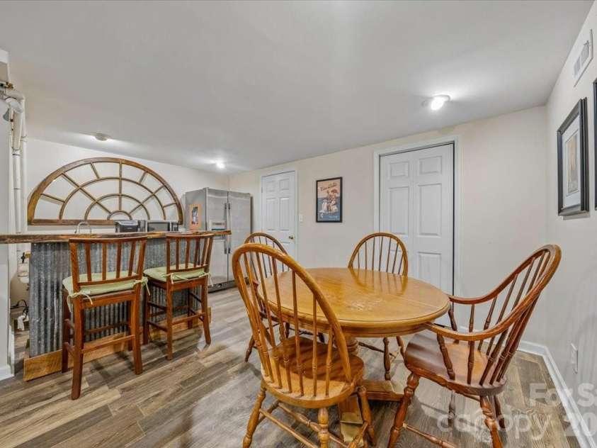 1135 Blueberry Lane, Charlotte, NC 28226.  MLS# CAR4397066, YatesRealty ID 36050. 
