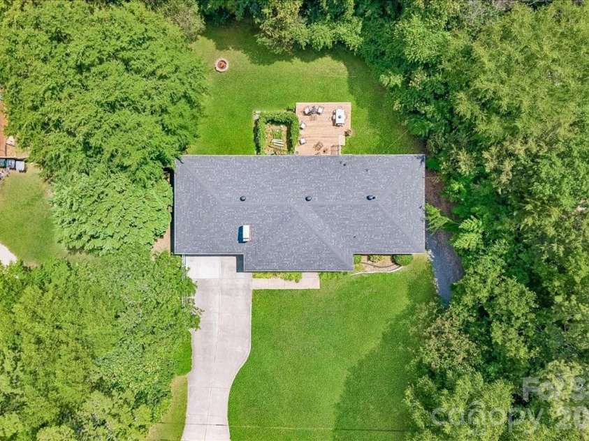 1135 Blueberry Lane, Charlotte, NC 28226.  MLS# CAR4397066, YatesRealty ID 36050. 