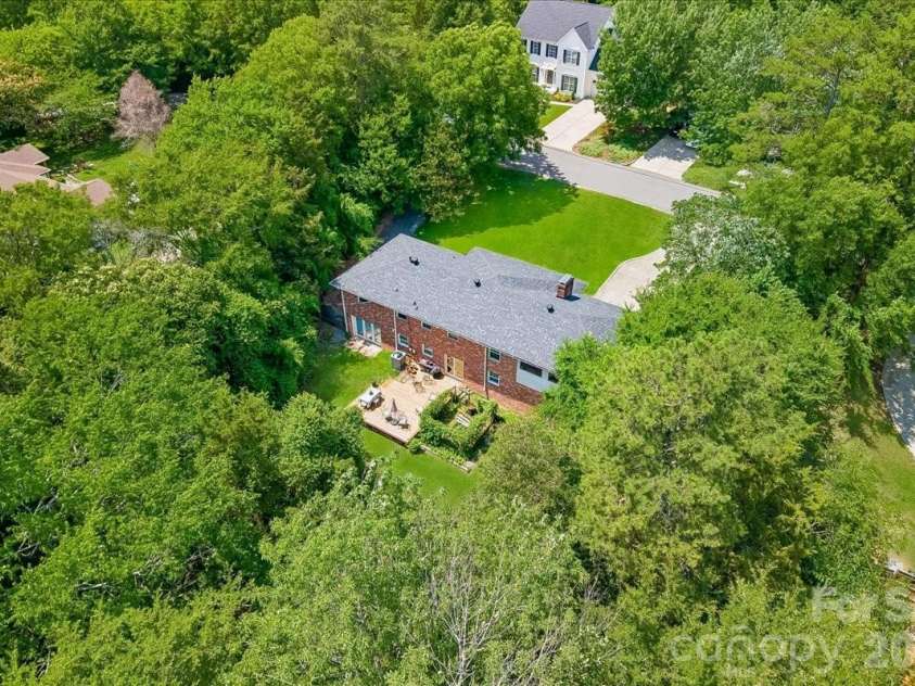 1135 Blueberry Lane, Charlotte, NC 28226.  MLS# CAR4397066, YatesRealty ID 36050. 