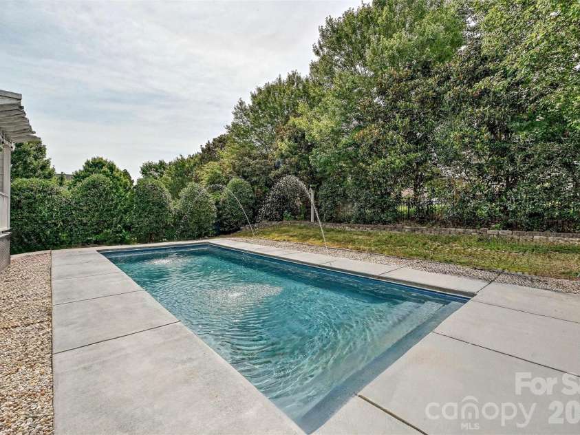 6609 Augustine Way, Charlotte, NC 28270.  MLS# CAR4398233, YatesRealty ID 36052. 