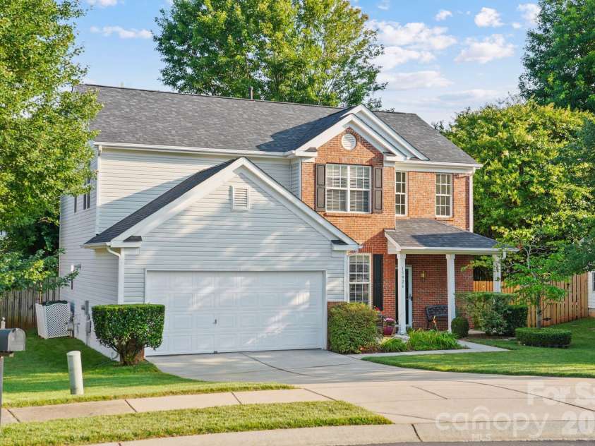 15926 Bubbling Branch Lane, Charlotte, NC 28273.  MLS# CAR4399403, YatesRealty ID 36053. 