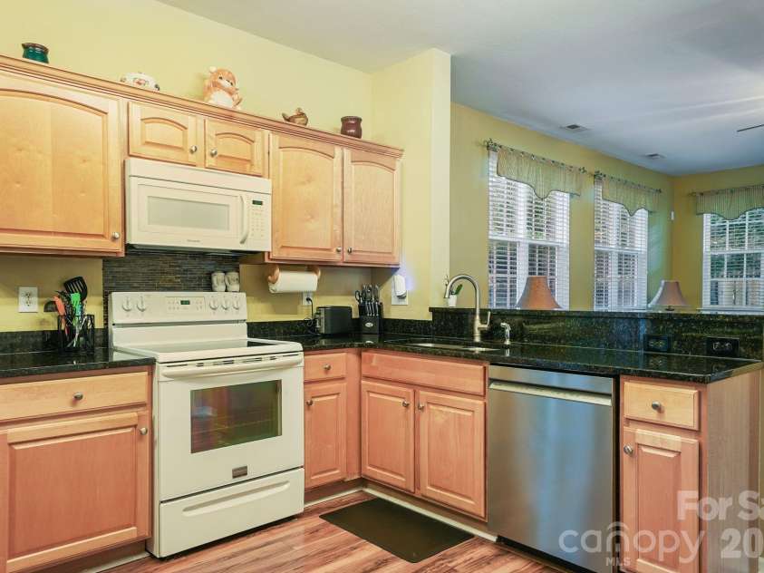 15926 Bubbling Branch Lane, Charlotte, NC 28273.  MLS# CAR4399403, YatesRealty ID 36053. 