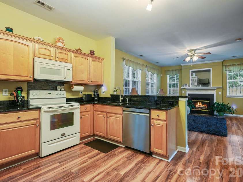 15926 Bubbling Branch Lane, Charlotte, NC 28273.  MLS# CAR4399403, YatesRealty ID 36053. 