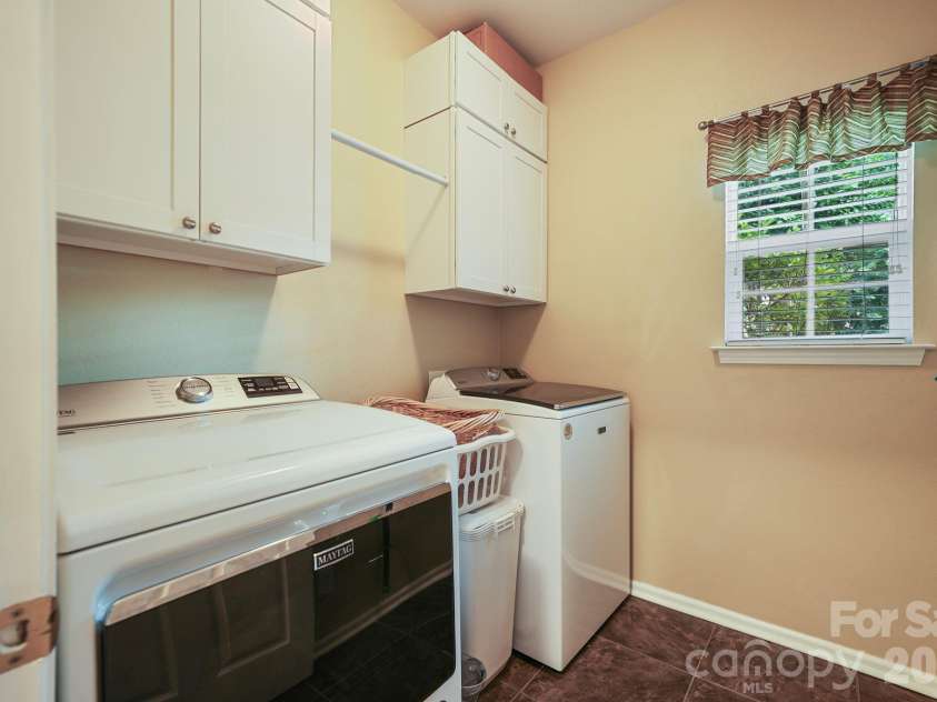 15926 Bubbling Branch Lane, Charlotte, NC 28273.  MLS# CAR4399403, YatesRealty ID 36053. 