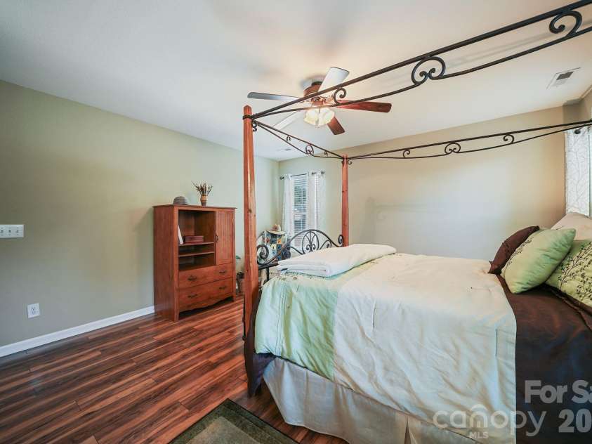 15926 Bubbling Branch Lane, Charlotte, NC 28273.  MLS# CAR4399403, YatesRealty ID 36053. 