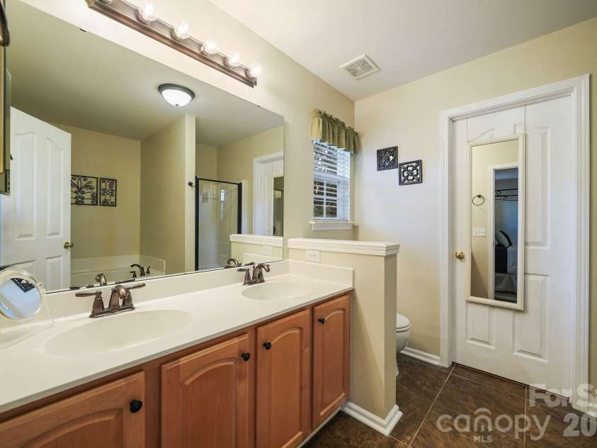 15926 Bubbling Branch Lane, Charlotte, NC 28273.  MLS# CAR4399403, YatesRealty ID 36053. 