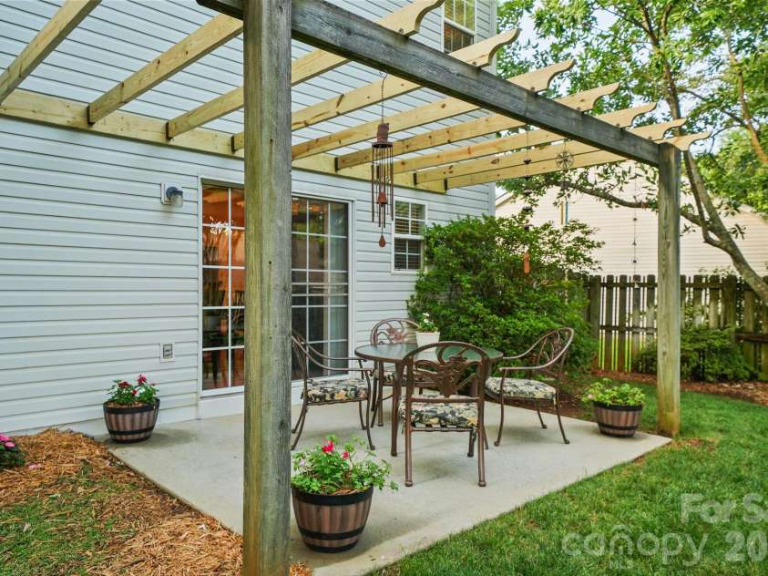 15926 Bubbling Branch Lane, Charlotte, NC 28273.  MLS# CAR4399403, YatesRealty ID 36053. 