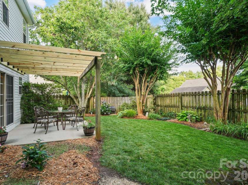 15926 Bubbling Branch Lane, Charlotte, NC 28273.  MLS# CAR4399403, YatesRealty ID 36053. 
