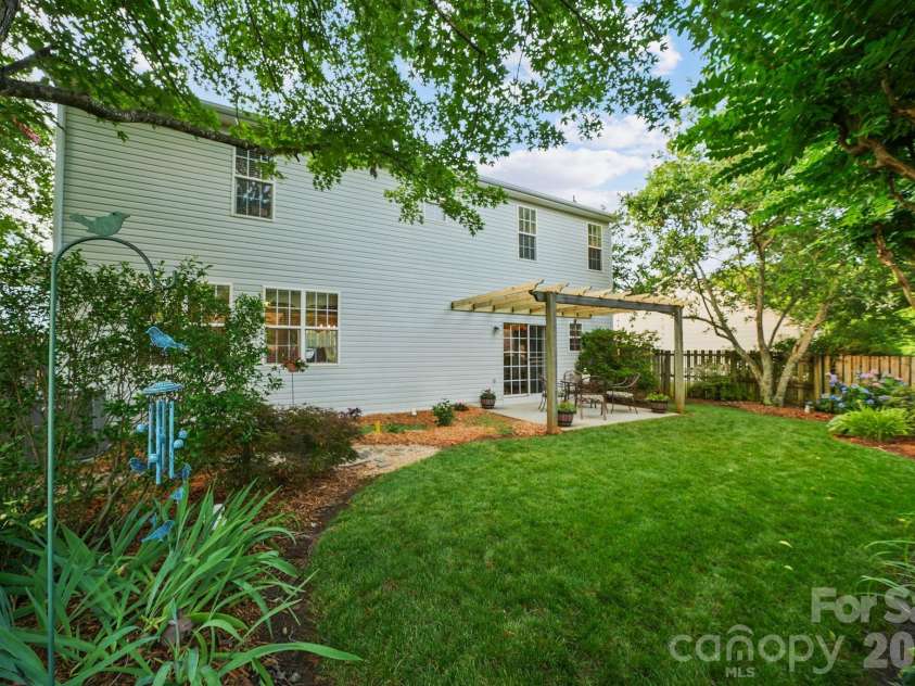 15926 Bubbling Branch Lane, Charlotte, NC 28273.  MLS# CAR4399403, YatesRealty ID 36053. 