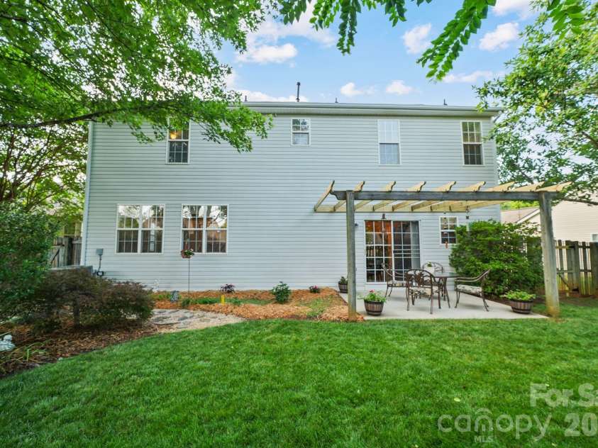15926 Bubbling Branch Lane, Charlotte, NC 28273.  MLS# CAR4399403, YatesRealty ID 36053. 