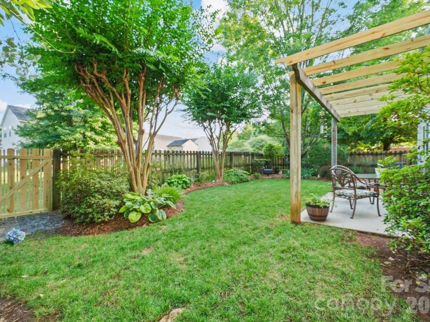 15926 Bubbling Branch Lane, Charlotte, NC 28273.  MLS# CAR4399403, YatesRealty ID 36053. 