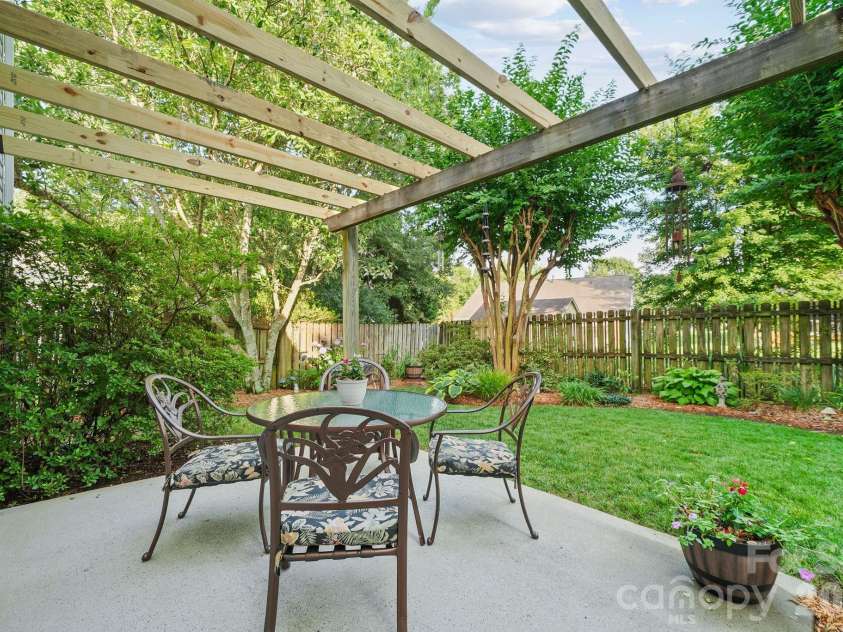 15926 Bubbling Branch Lane, Charlotte, NC 28273.  MLS# CAR4399403, YatesRealty ID 36053. 
