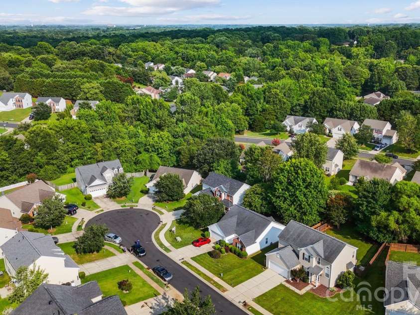 15926 Bubbling Branch Lane, Charlotte, NC 28273.  MLS# CAR4399403, YatesRealty ID 36053. 