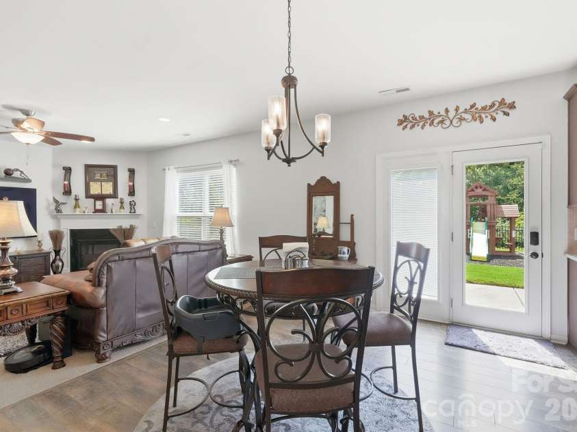 2104 Angel Oak Drive, Fort Mill, SC 29715.  MLS# CAR4399145, YatesRealty ID 36055. Breakfast Area