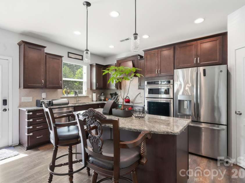 2104 Angel Oak Drive, Fort Mill, SC 29715.  MLS# CAR4399145, YatesRealty ID 36055. Kitchen