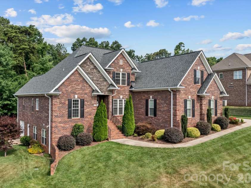 115 Orchard Farm Lane, Mooresville, NC 28117.  MLS# CAR4400248, YatesRealty ID 36057. 