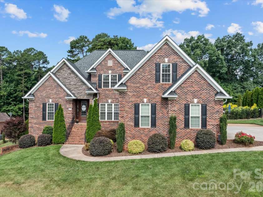115 Orchard Farm Lane, Mooresville, NC 28117.  MLS# CAR4400248, YatesRealty ID 36057. 