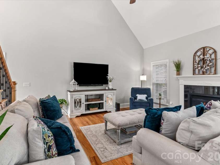 115 Orchard Farm Lane, Mooresville, NC 28117.  MLS# CAR4400248, YatesRealty ID 36057. 
