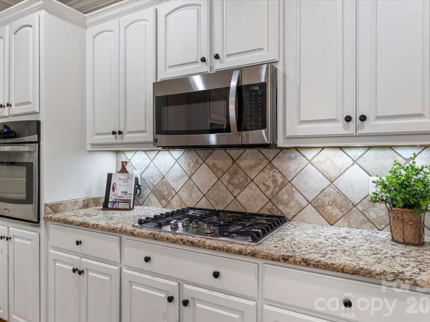 115 Orchard Farm Lane, Mooresville, NC 28117.  MLS# CAR4400248, YatesRealty ID 36057. 