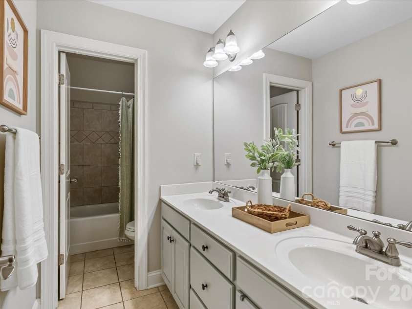 115 Orchard Farm Lane, Mooresville, NC 28117.  MLS# CAR4400248, YatesRealty ID 36057. 