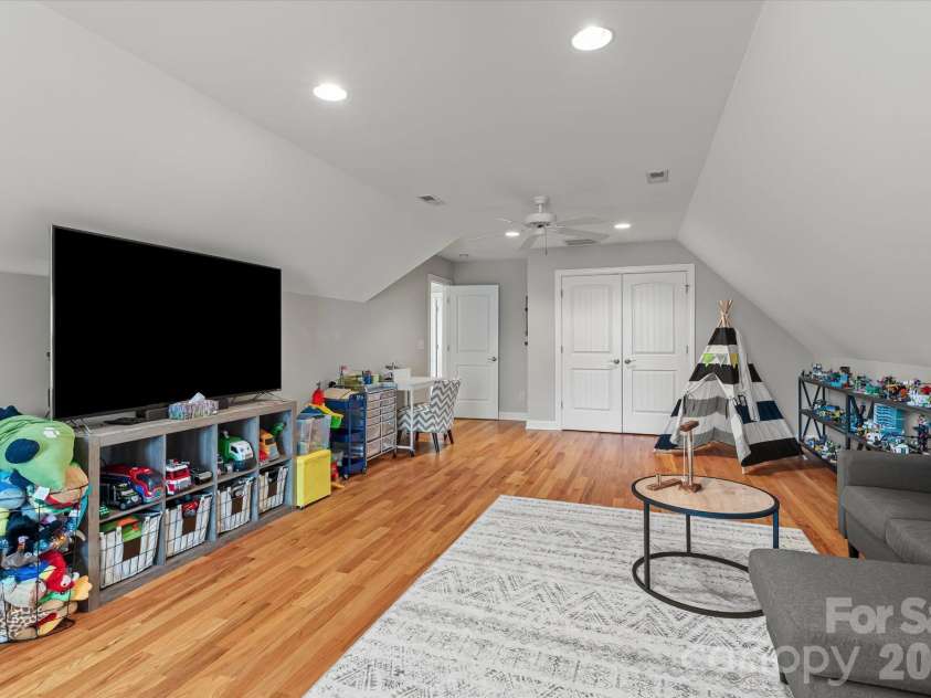 115 Orchard Farm Lane, Mooresville, NC 28117.  MLS# CAR4400248, YatesRealty ID 36057. 
