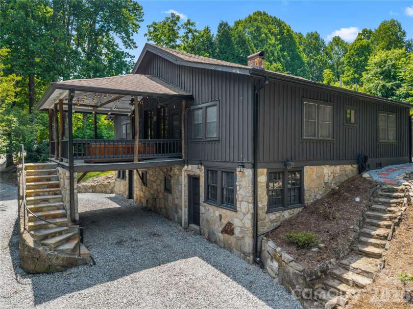 150 Indian Cave Park Road, Hendersonville, NC 28739.  MLS# CAR4400404, YatesRealty ID 36059. 