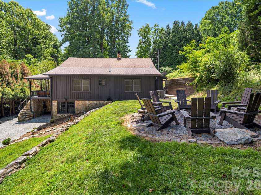 150 Indian Cave Park Road, Hendersonville, NC 28739.  MLS# CAR4400404, YatesRealty ID 36059. 