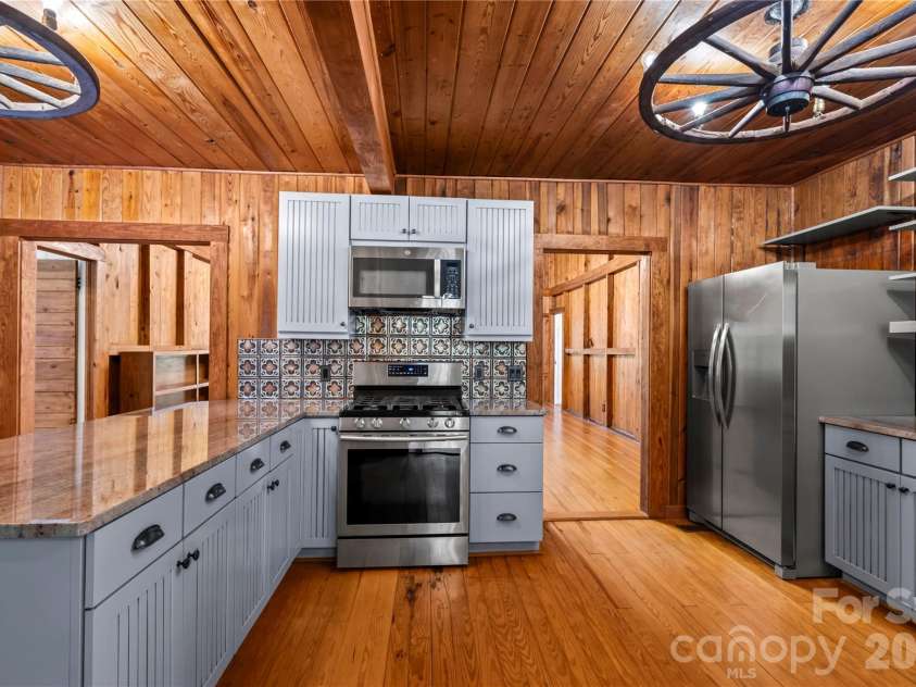 150 Indian Cave Park Road, Hendersonville, NC 28739.  MLS# CAR4400404, YatesRealty ID 36059. 