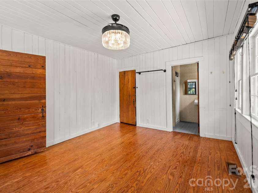150 Indian Cave Park Road, Hendersonville, NC 28739.  MLS# CAR4400404, YatesRealty ID 36059. 