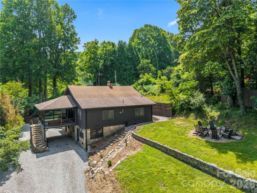150 Indian Cave Park Road, Hendersonville, NC 28739.  MLS# CAR4400404, YatesRealty ID 36059. 