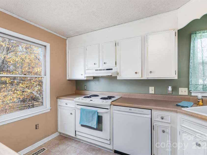 11031 Mallard Crossing Drive, Charlotte, NC 28262.  MLS# CAR4317615, YatesRealty ID 3606. 