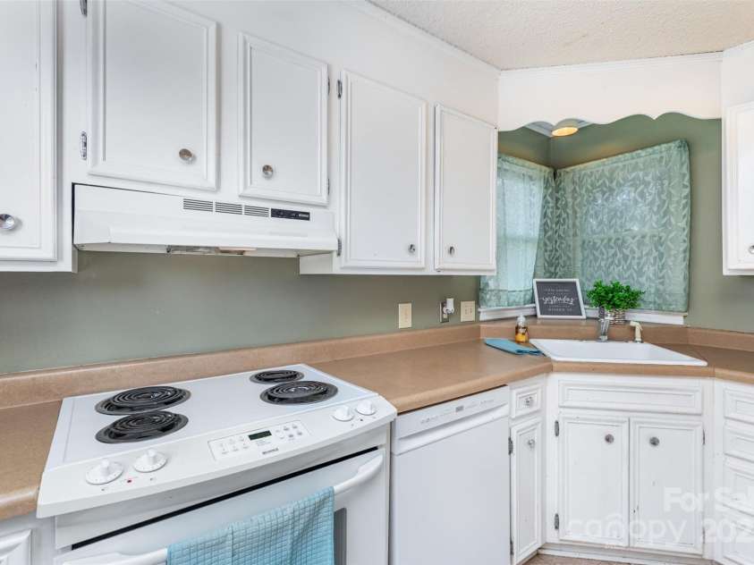 11031 Mallard Crossing Drive, Charlotte, NC 28262.  MLS# CAR4317615, YatesRealty ID 3606. 