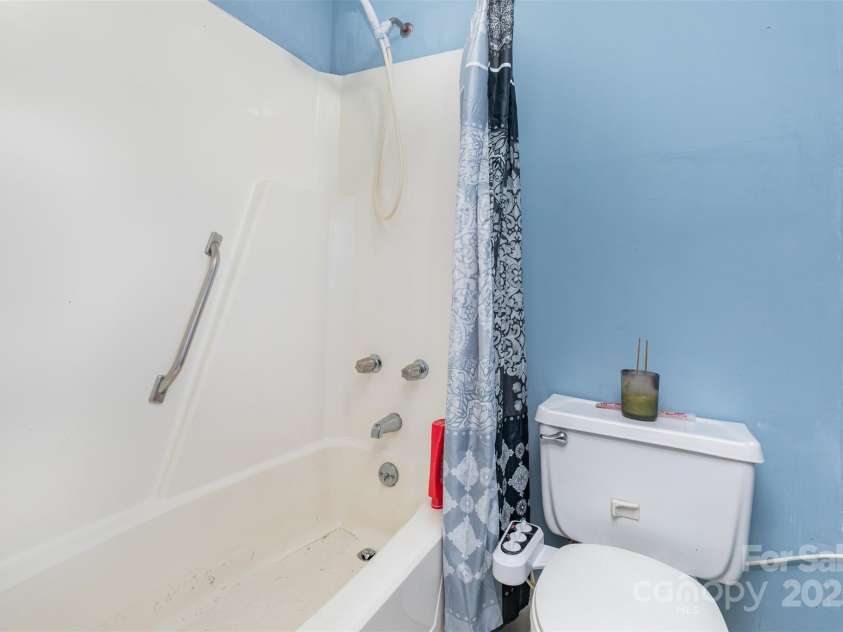 11031 Mallard Crossing Drive, Charlotte, NC 28262.  MLS# CAR4317615, YatesRealty ID 3606. 