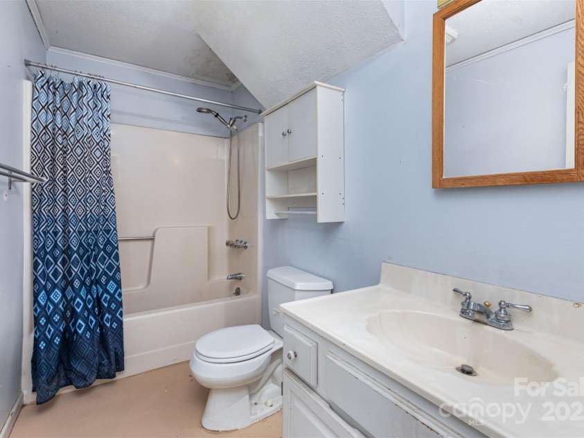 11031 Mallard Crossing Drive, Charlotte, NC 28262.  MLS# CAR4317615, YatesRealty ID 3606. 