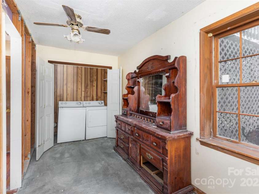 11031 Mallard Crossing Drive, Charlotte, NC 28262.  MLS# CAR4317615, YatesRealty ID 3606. 