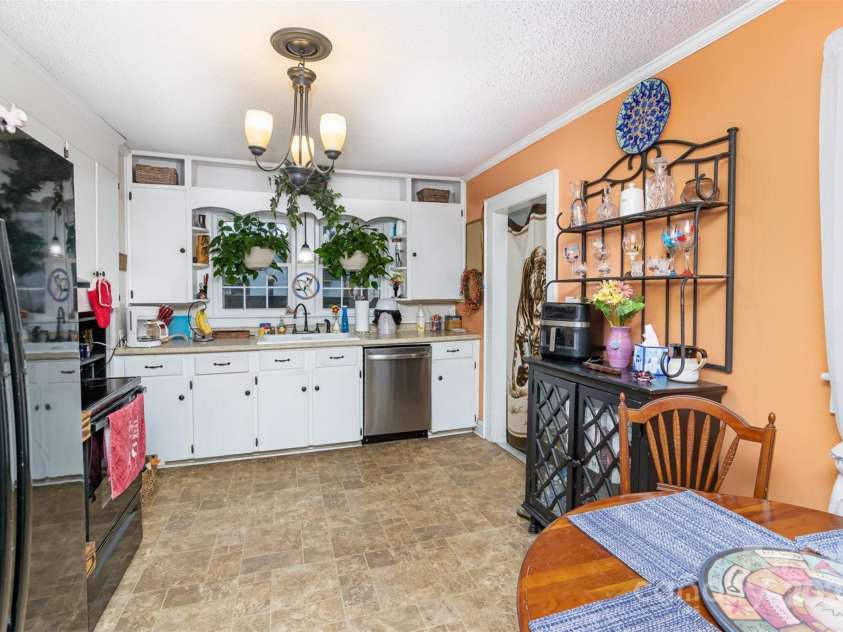 306 2nd Street, Cherryville, NC 28021.  MLS# CAR4222761, YatesRealty ID 3606. 