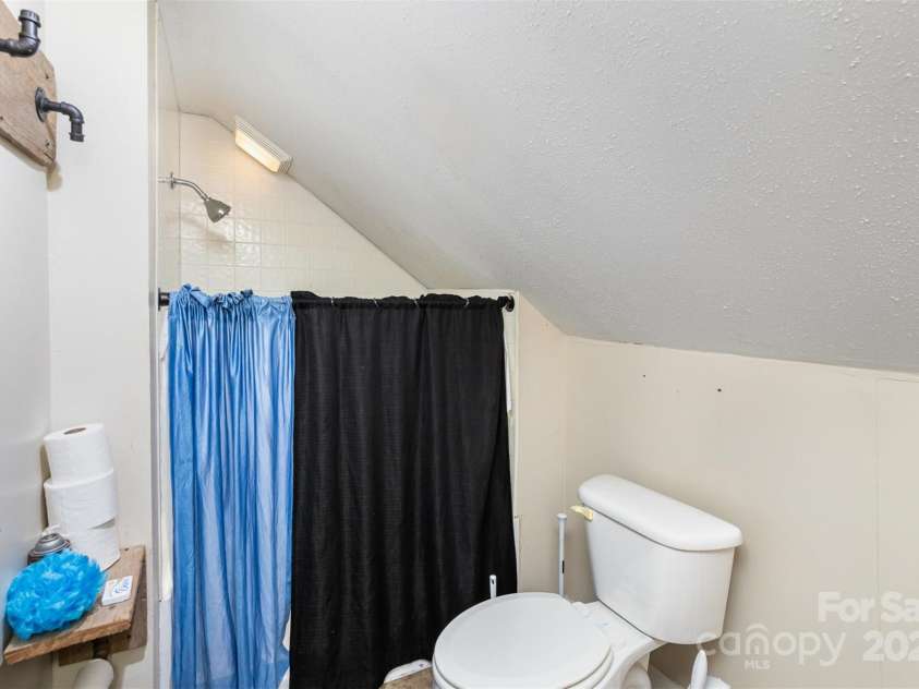 306 2nd Street, Cherryville, NC 28021.  MLS# CAR4222761, YatesRealty ID 3606. 