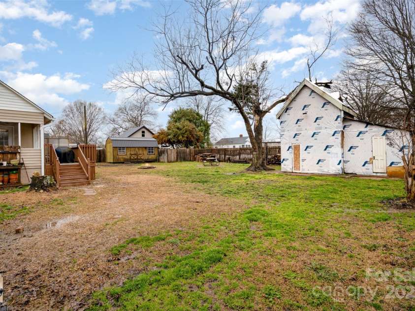 306 2nd Street, Cherryville, NC 28021.  MLS# CAR4222761, YatesRealty ID 3606. 