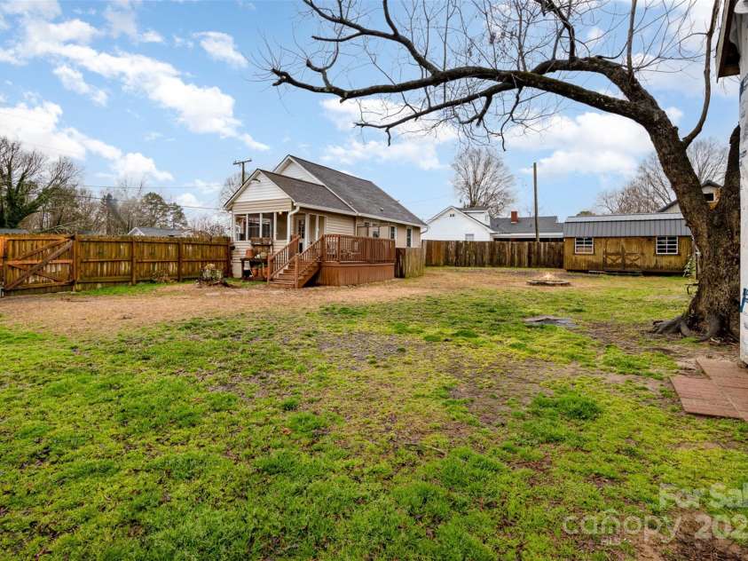 306 2nd Street, Cherryville, NC 28021.  MLS# CAR4222761, YatesRealty ID 3606. 