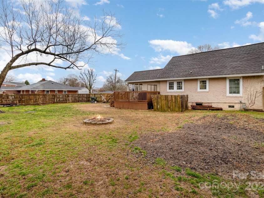 306 2nd Street, Cherryville, NC 28021.  MLS# CAR4222761, YatesRealty ID 3606. 