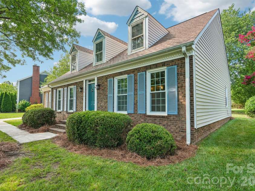 11616 Parks Farm Lane, Charlotte, NC 28277.  MLS# CAR4400042, YatesRealty ID 36060. 
