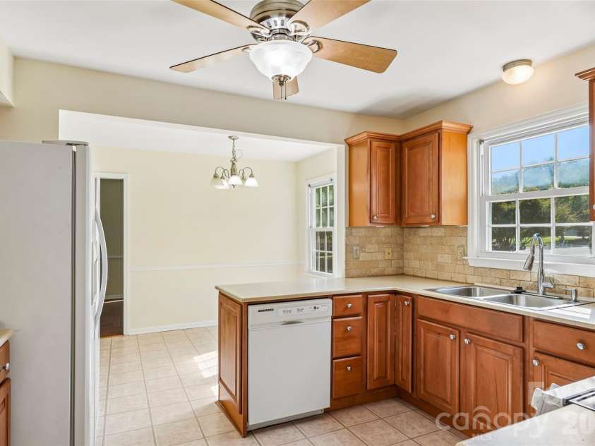 11616 Parks Farm Lane, Charlotte, NC 28277.  MLS# CAR4400042, YatesRealty ID 36060. 