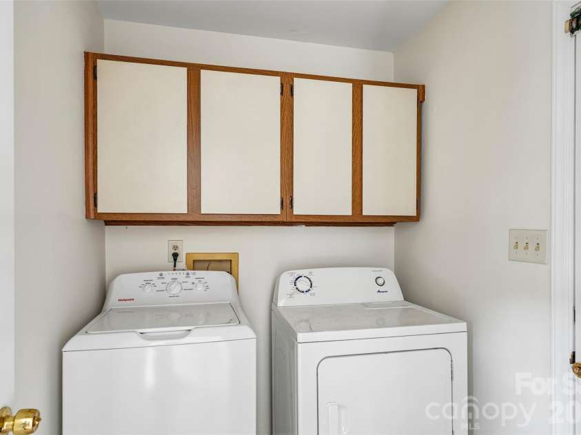 11616 Parks Farm Lane, Charlotte, NC 28277.  MLS# CAR4400042, YatesRealty ID 36060. 