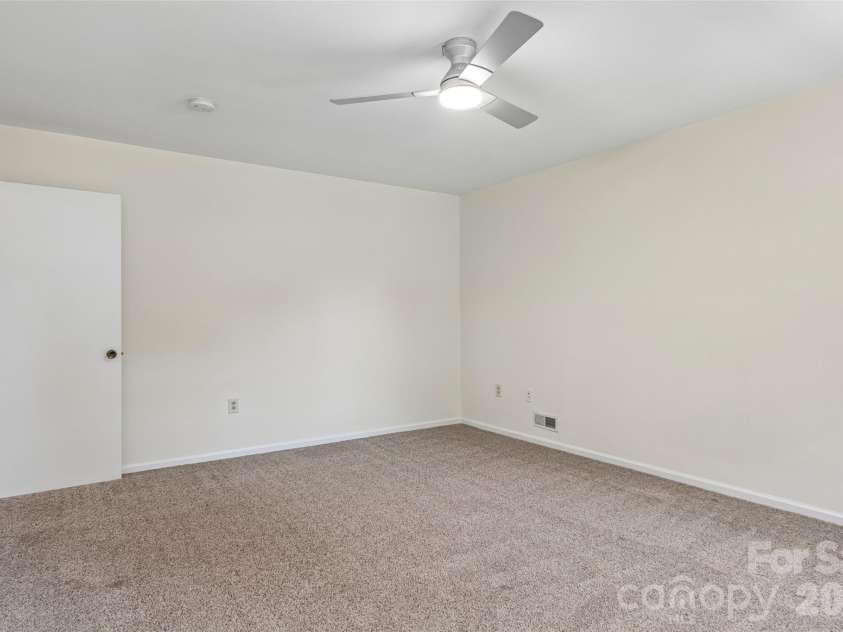 11616 Parks Farm Lane, Charlotte, NC 28277.  MLS# CAR4400042, YatesRealty ID 36060. 