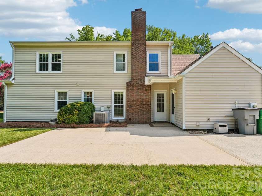 11616 Parks Farm Lane, Charlotte, NC 28277.  MLS# CAR4400042, YatesRealty ID 36060. 
