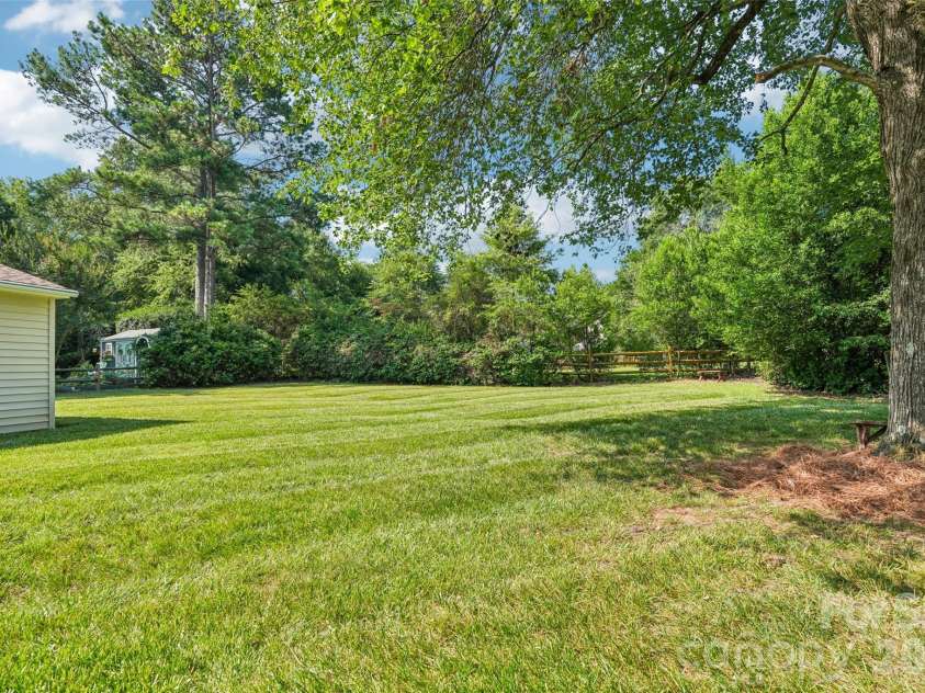 11616 Parks Farm Lane, Charlotte, NC 28277.  MLS# CAR4400042, YatesRealty ID 36060. 