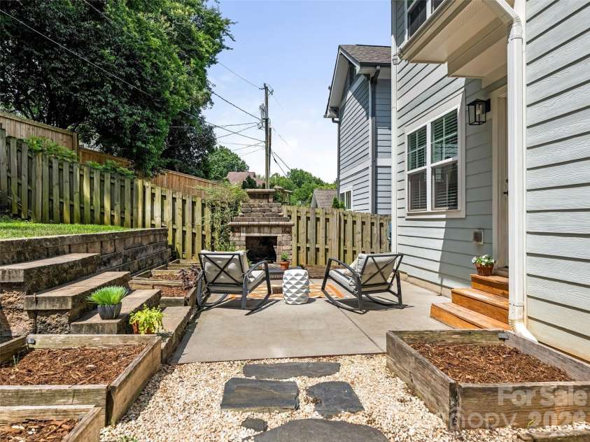 1412 Sumter Avenue, Charlotte, NC 28208.  MLS# CAR4401648, YatesRealty ID 36062. 