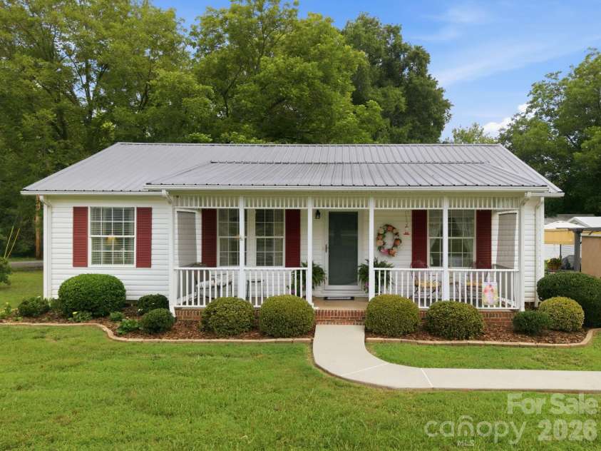 112 23rd Street, Newton, NC 28658.  MLS# CAR4400993, YatesRealty ID 36063. 
